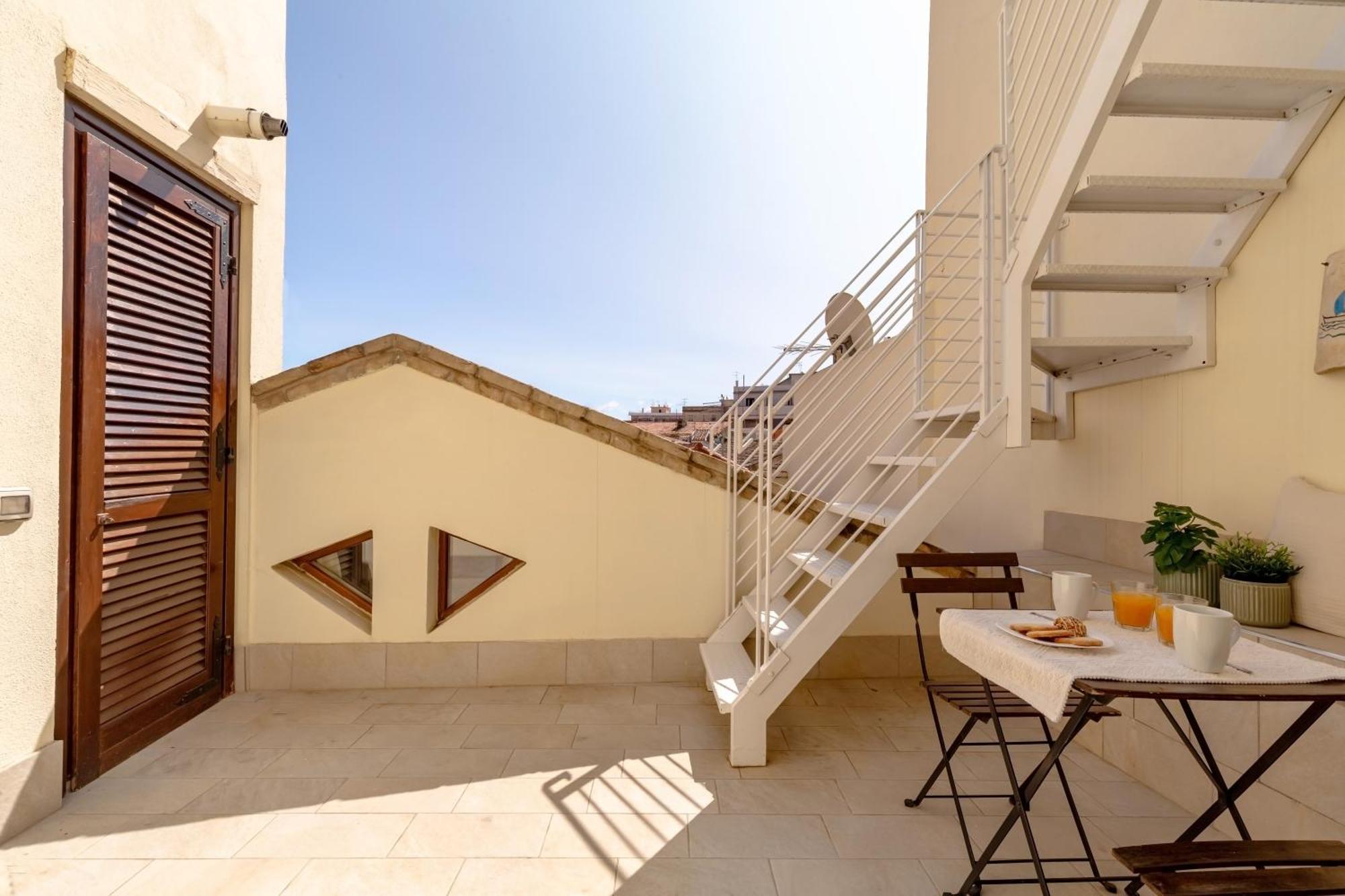 Domus De Silva - Appartamento In Centro Storico A Cagliari Exterior foto