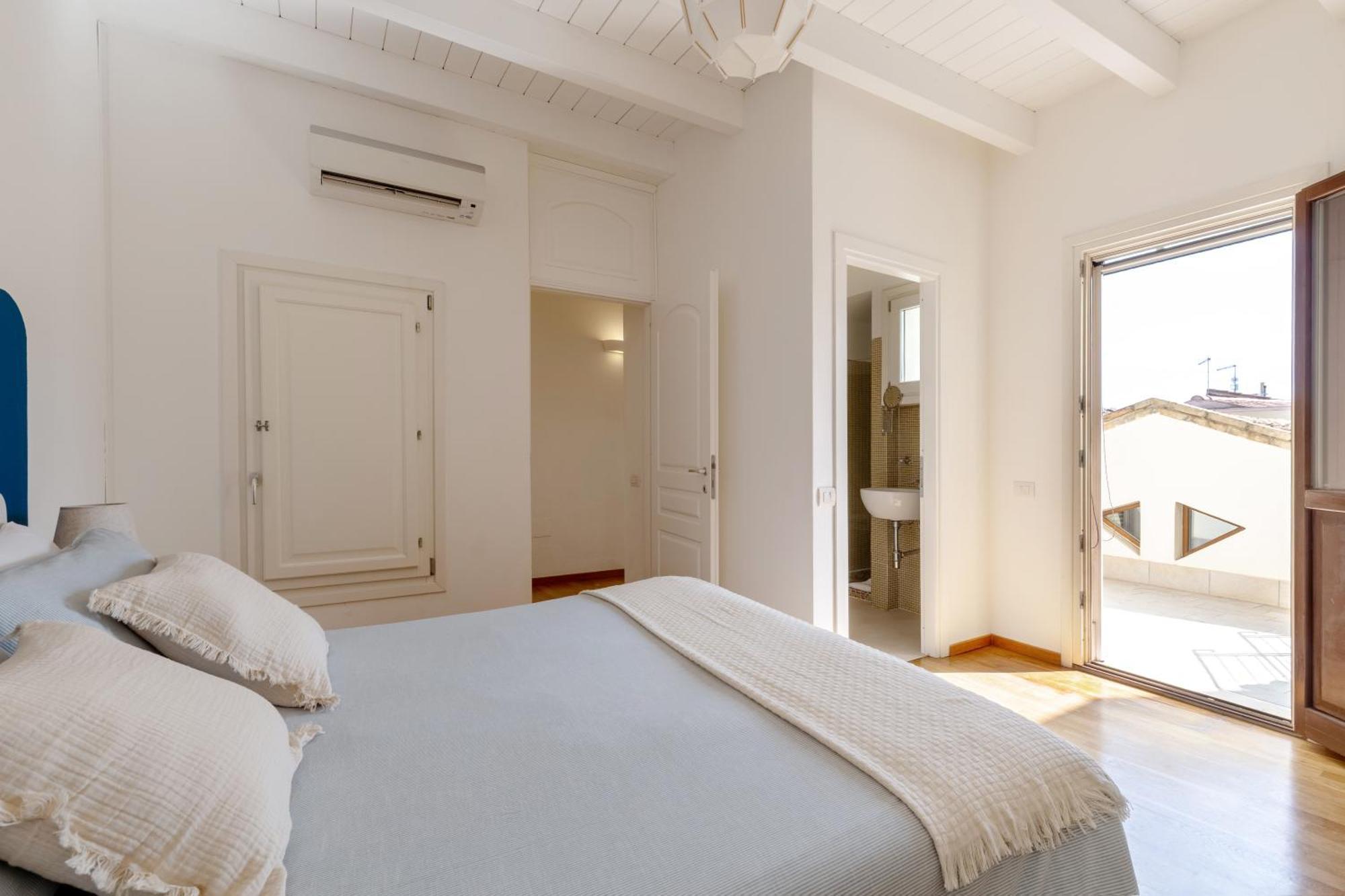Domus De Silva - Appartamento In Centro Storico A Cagliari Exterior foto